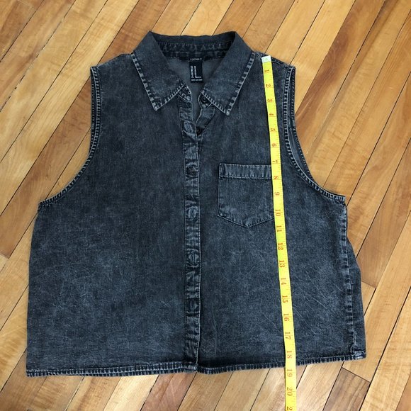 Grey Sleeveless Button Up Top - Picture 4 of 8